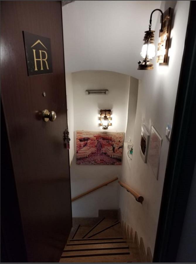 Lovely Basement Trevi Fountain Рим Экстерьер фото