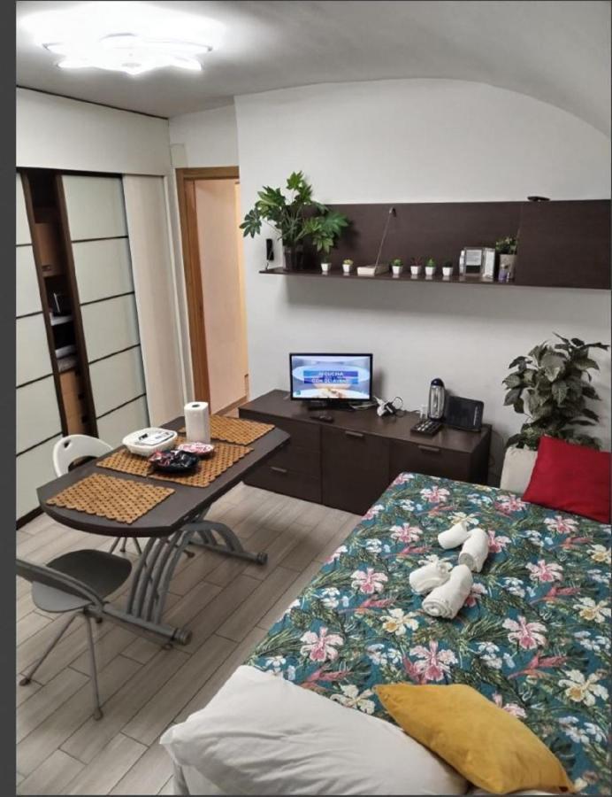 Lovely Basement Trevi Fountain Рим Экстерьер фото